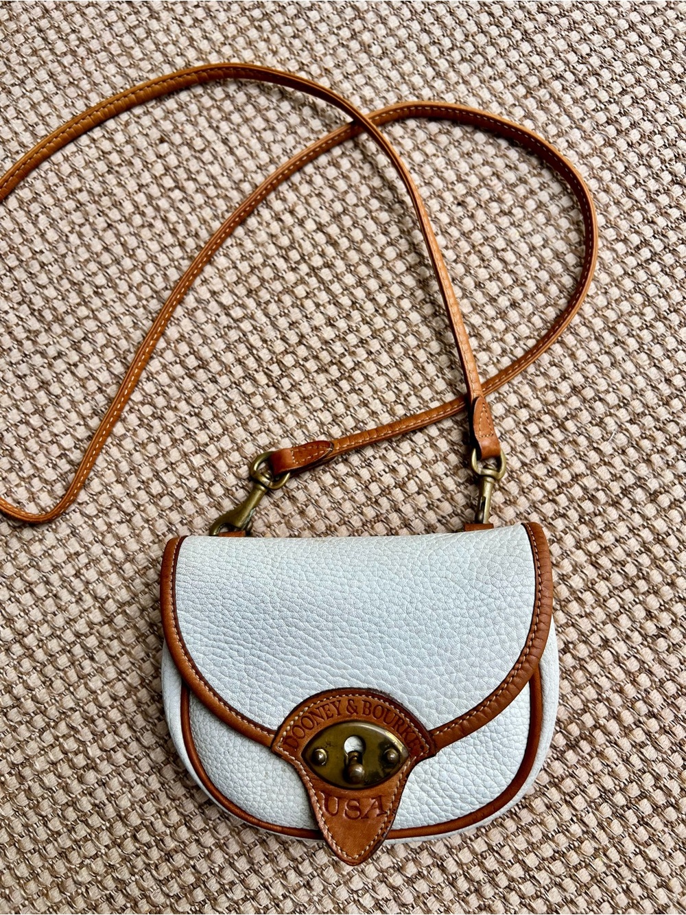 🦆Vintage Dooney & Bourke USA Mini All-Weather Leather White Tan Crossbody Bag